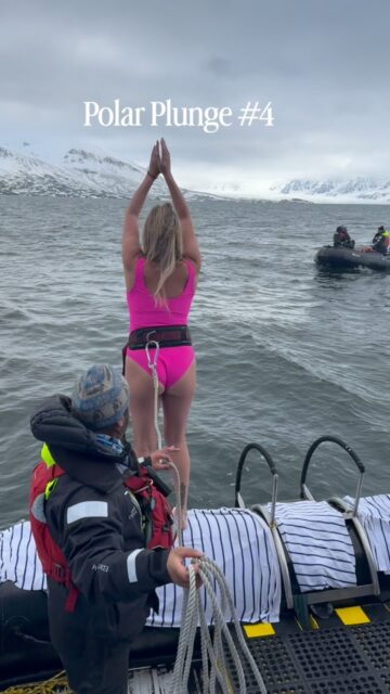 People always ask if I’m afraid an Orca is going to come attack me whenever I post my Polar Plunge videos, so here’s me doing my 4th Polar Plunge mixed with me snorkeling peacefully with Orcas a month earlier in Mexico.

The only records of Orcas attacking humans are the ones forced into captivity, so just don’t support zoos and aquariums, and you’ll have no problem plunging! 😁

This Polar Plunge was my first one in the Arctic (Svalbard, the other 3 in Antarctica) and as much as I dread the cold, I always hype up to do it — actually a crew member explained it better than I’ve ever heard: “The shock on your body is like doing c****aine but without the crash” (I don’t do that but it was funny).

I actually only fear being cold the moments beforehand, and the jacuzzi being full. Marine animals are always hoped for, though maybe not a Polar Bear!

Health assessments and safety hardnesses are always required for Polar Plunges off expeditions ships.

Animal behavior evaluation and strong swimming skills is required for swimming with Orcas, at least with ethical operators!

Info for both adventures are on my website, linked in bio!

Would you Polar Plunge ?!?! Someone please drop the new orca emoji, I haven’t updated my phone yet!

#polarplunge #orcas #swimmingwithorcas #svalbard