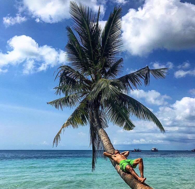 Male vs Female Solo Travel MyLifesAMovie.com