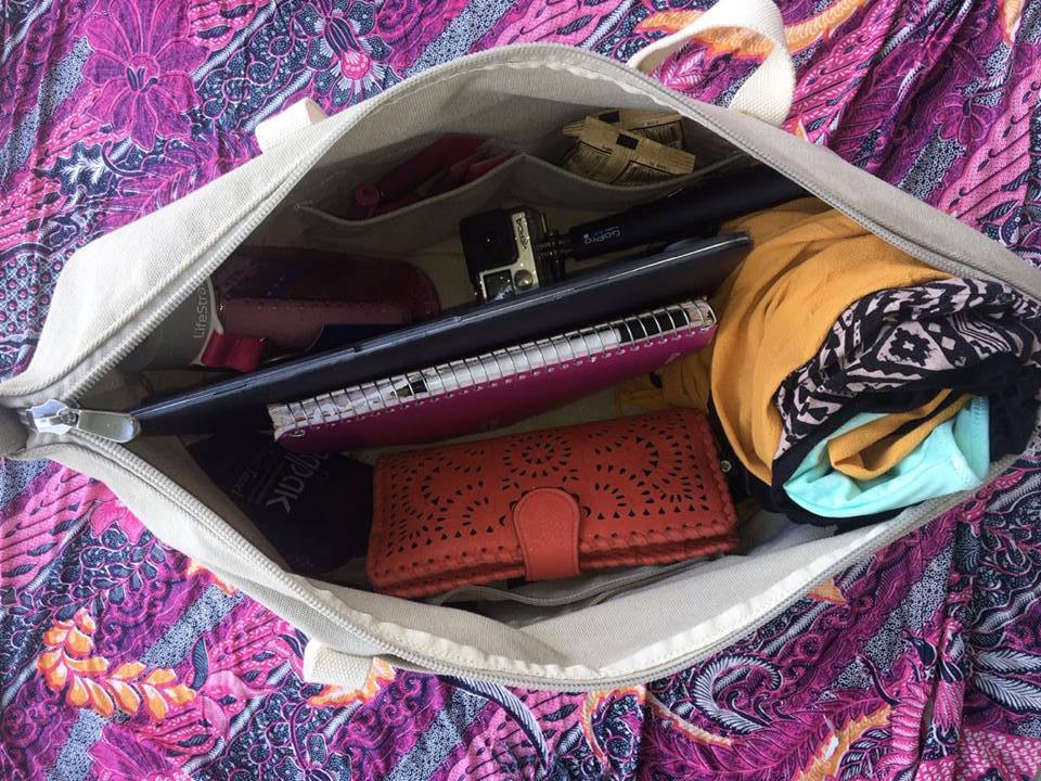 how to pack the perfect summer weekend bag mylifesamovie.com