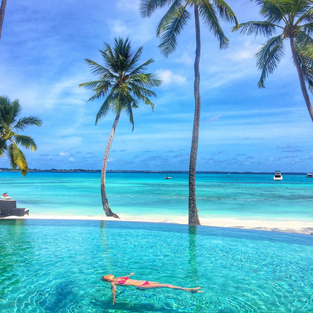 ShangriLa Maldives pool mylifesamovie.com