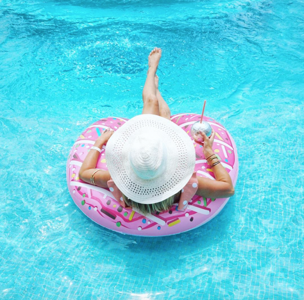 Maintain wellness daily while traveling by drinking lots of water