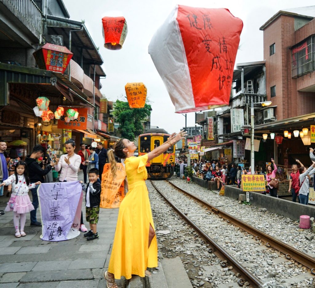 pingxi lanterns taipei taiwan mylifesamovie.com