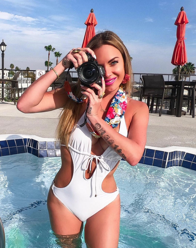 How Strangers Can Take Epic Travel Photos Of You - establish rapport