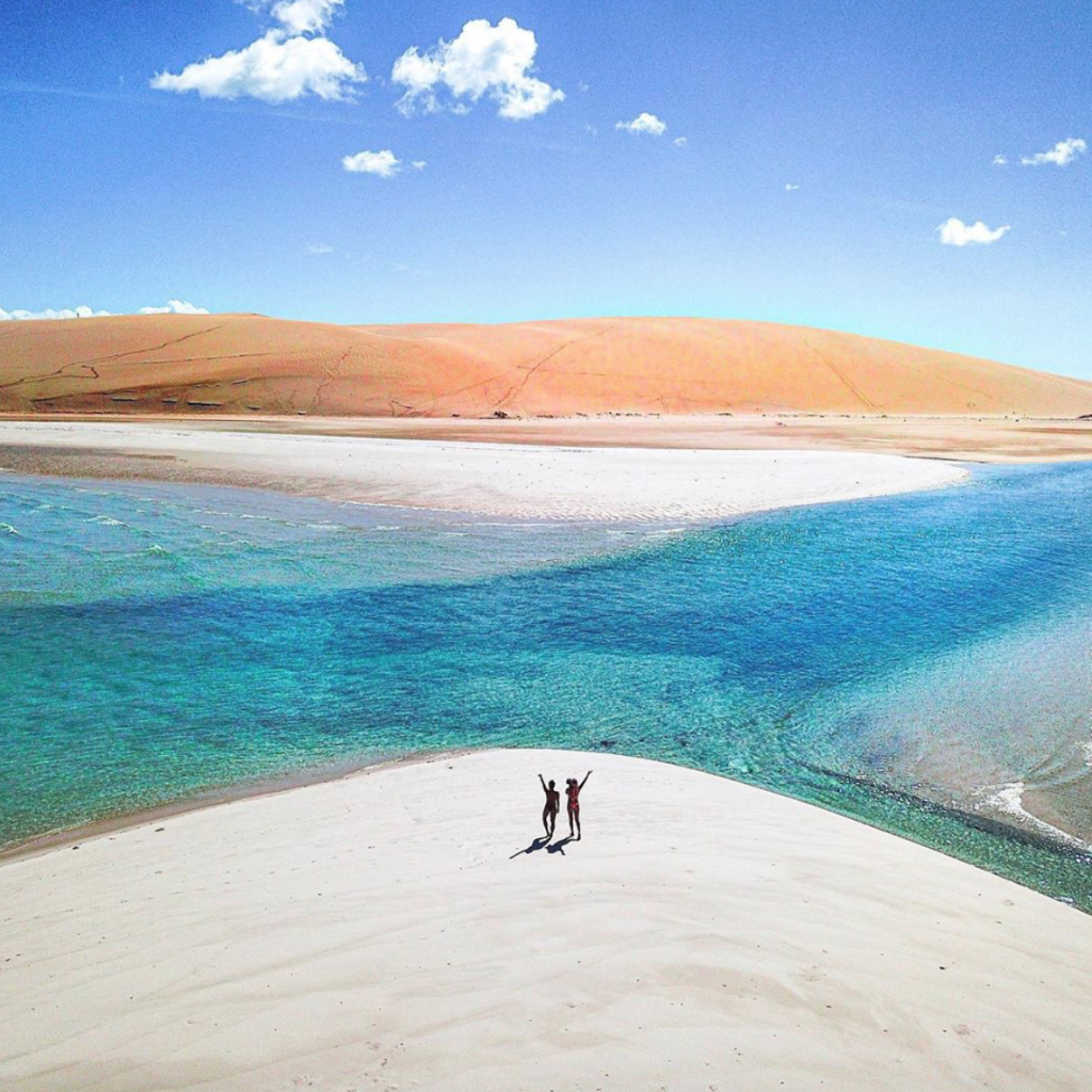 How Strangers Can Take Epic Travel Photos Of You -find the appropriate person
