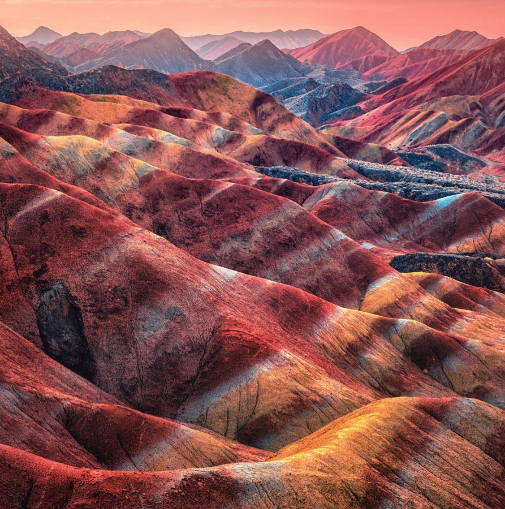 China's Technicolored Mountains are a Stunning Natural Phenomenon That You Don’t Know About