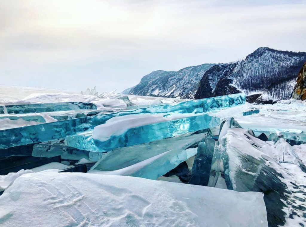 13 Stunning Natural Phenomenons That You Don’t Know About - Turquoise Ice Crystals