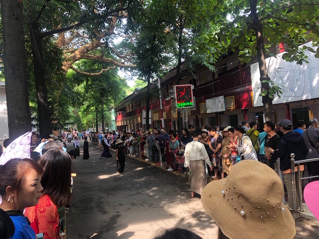 mandalay monk monastery