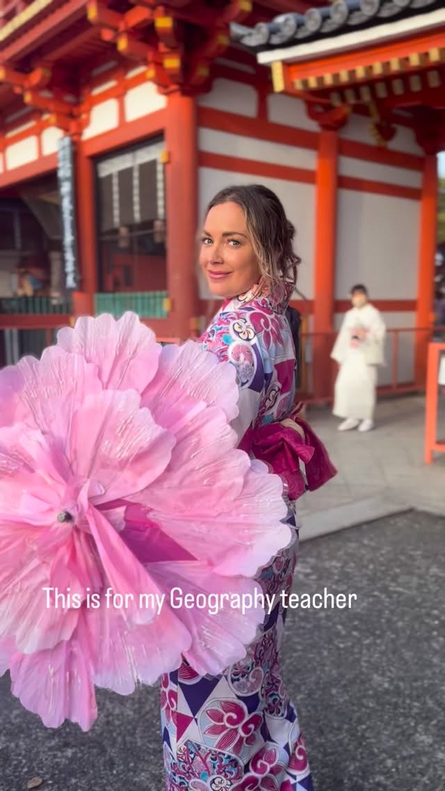 Had to do this trend 😂 wait till the end!! 

Can anyone remember their geography classes in highschool or younger? I honestly can’t, besides one teacher I had who would wear things similar to what I now wear haha! (Well, I also skipped school A LOT and hated being forced on a schedule…pretty sure a lot of teachers didn’t think I’d go anywhere…)

Even things I do remember learning some things in school geography, it’s is no where near what I’ve learned from actually traveling…

…aannnnd I’m pretty sure all my travels have costed about as much as my college tuition would of (without scholarships), so, just throwing that out there to anyone with kiddos!!! 😬😁✈️

Maybe one day I’ll be like Ms Frizzle! What do you think? 😂

#geographyteacher #eiffeltower #lookatmenow #mylifesatravelmovie #funnyquotes
