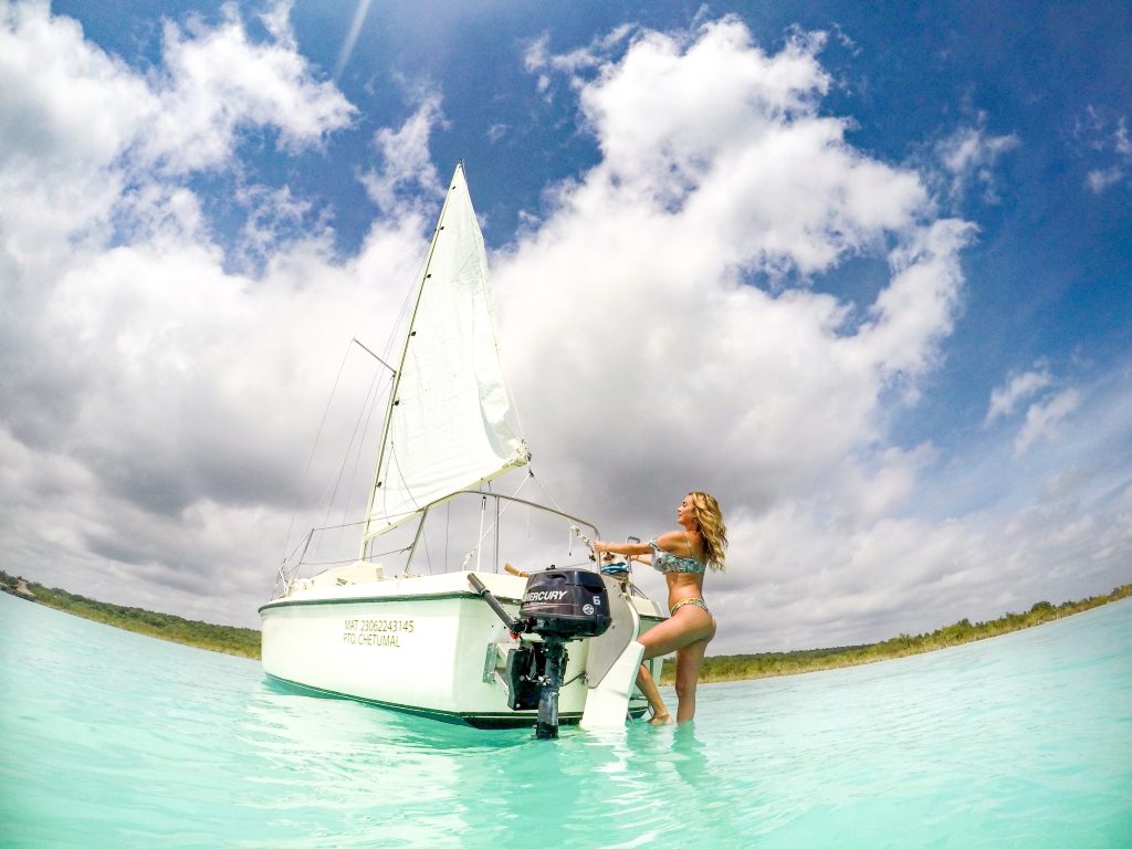 boat tour of lake bacalar