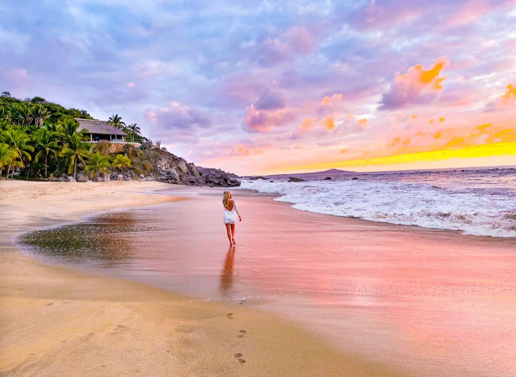 carracitos beach sayulita
