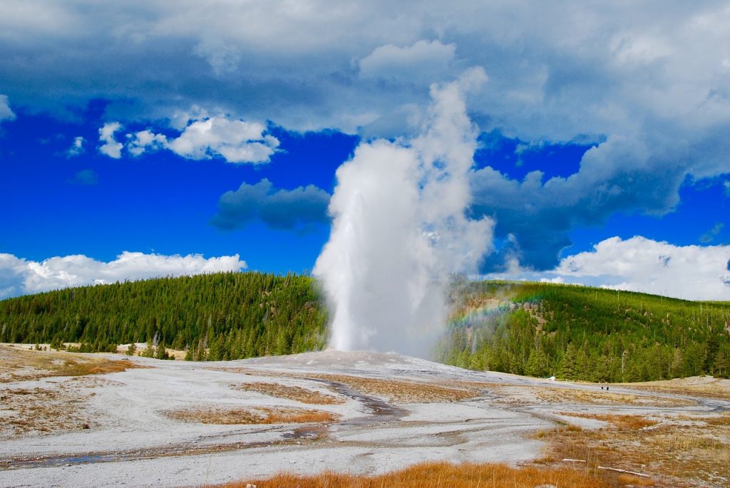 old faithful yellowstone national park
