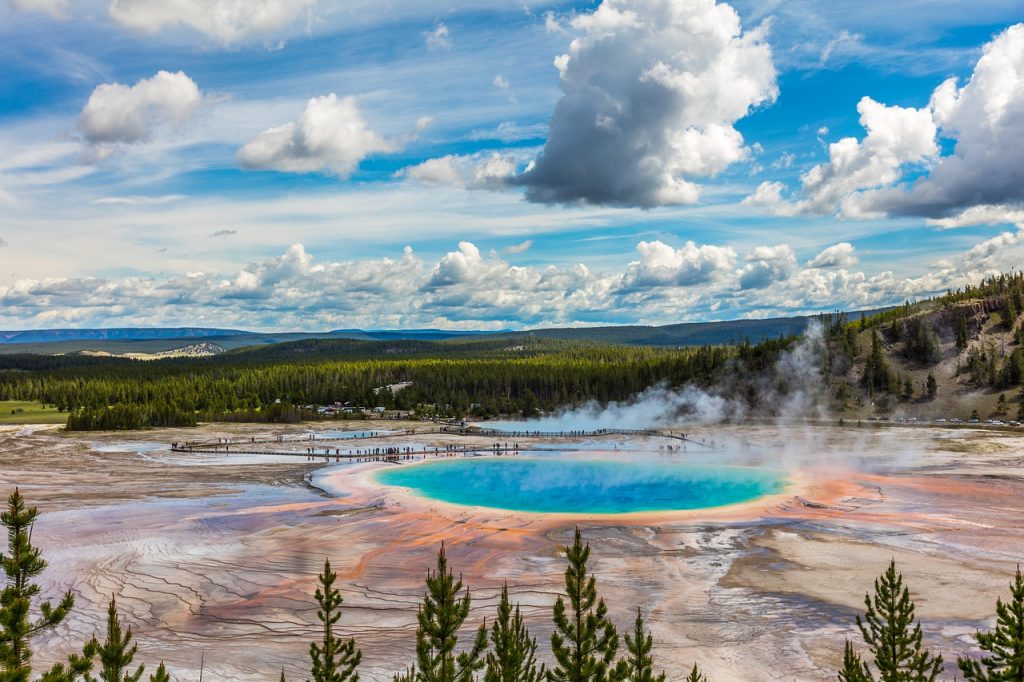 Grand Prismatic Spring best photo spots in yellowstone