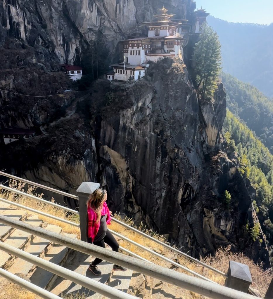 what is the tiger's nest temple hike like in bhutan